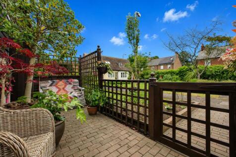 Private Courtyard