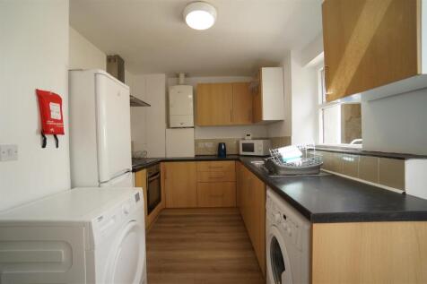 3 Bedroom House in LL57 1DF