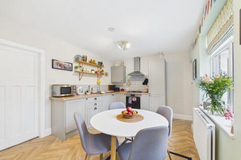 Kitchen/Dining Area
