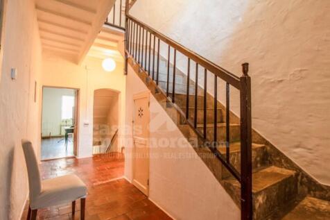 House with patio in Mahon