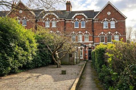 6 Bedroom Terraced in EX1 2DJ