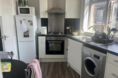 A top floor two double bedroom in the heart of Peckham.