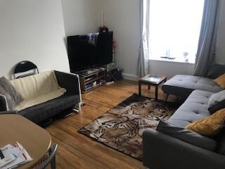 AVAILABLE MID AUGUST - IMMACULATE THIRD FLOOR FLAT located within a short walk or bus ride to WOOLWICH ARSENAL for the DLR, ELIZABETH LINE & Over-ground station. Accommodation is GENEROUS & CONSISTS o