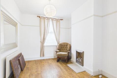 Cj Hole Southville are pleased to offer a beautifully presented two double bedroom mid terrace home in Southville. The property also offers a through lounge/diner, upstairs bathroom, rear garden and u