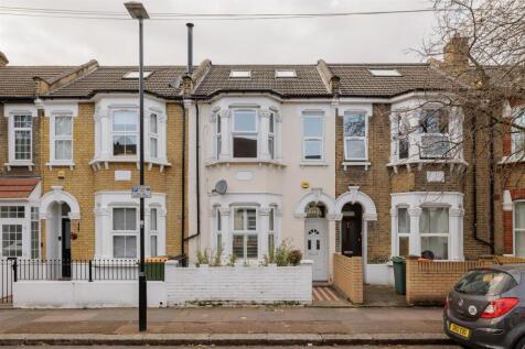 East Road, E15