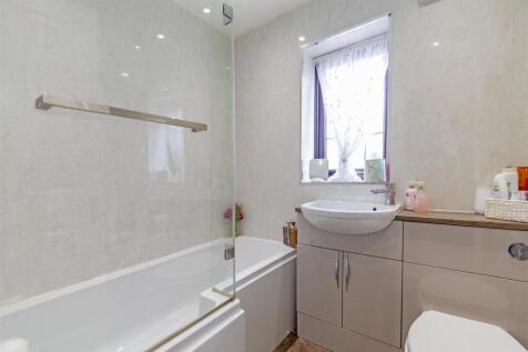 Splendid Family Bathroom