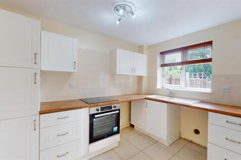 Bishop Close, 12 Kitchen.jpg