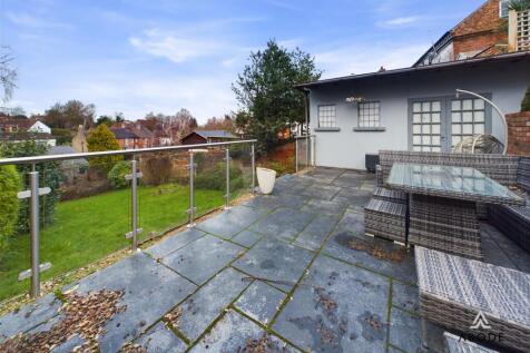 CAM03645G0-PR0140-STILL035.jpg