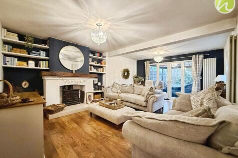 Living Room/ Dining Room