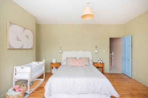 1R8HEE - Bedroom E.jpg