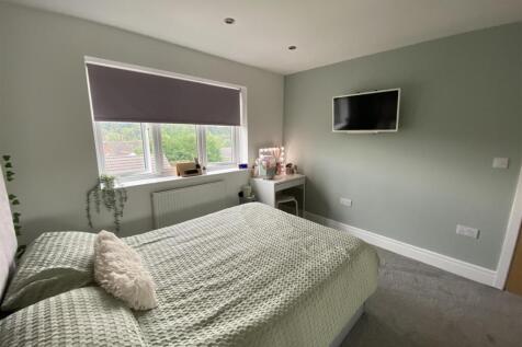 Bedroom no.2 rear double: