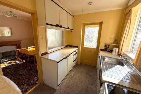 Kitchen 2 .jpg