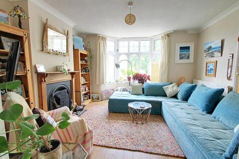 Living Room.jpg