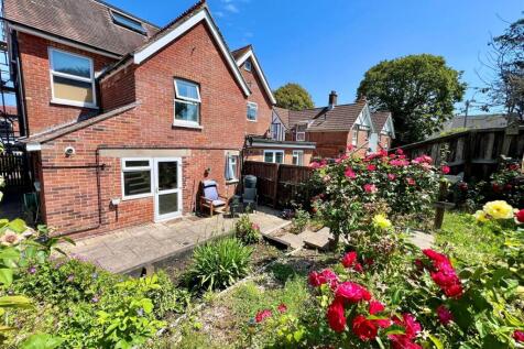 rear garden 5.jpg