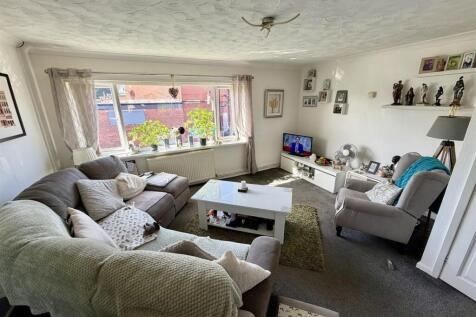 Bramleys Estate Agents - Greenside Road - Mirfield