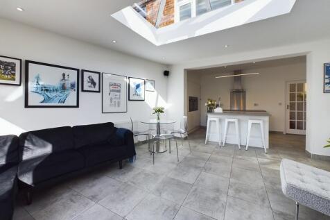 CAM02854G0-PR0318...