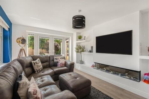 8 Briar Close, Banbury-5.jpg