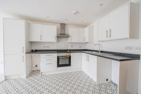 1297535-8-682deaf...