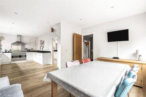 Kitchen/Dining Area