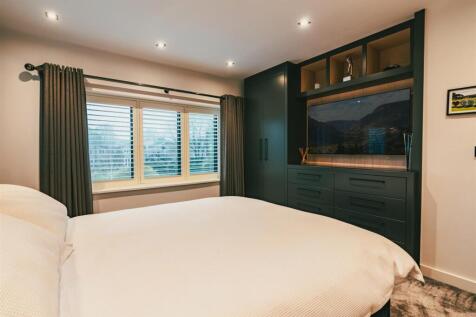 5 bed, 4 bath Detached in Sheffield - Photo 30