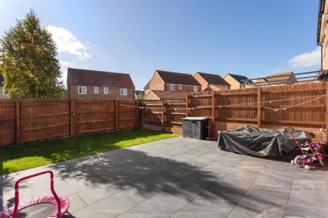 11 Holly Drive-08.jpg