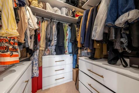 Walk-in wardrobe.JPG