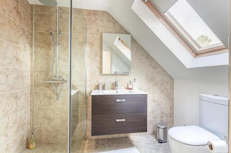 7 bed, 4 bath Detached in Sheffield - Photo 22