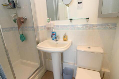 Ensuite.JPG