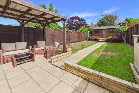 REAR GARDEN & PATIO