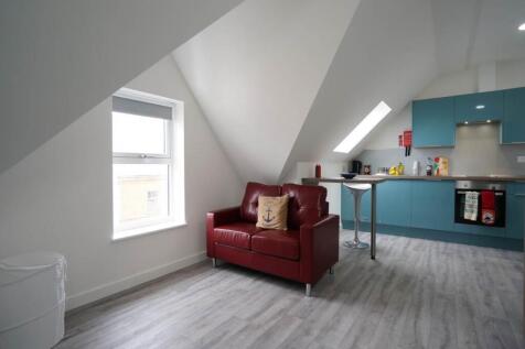 Flat in LL57 2AN