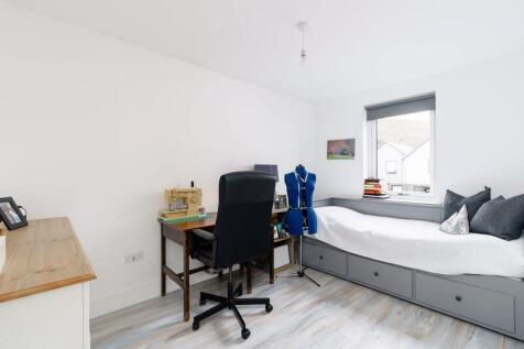 3 bed, 1 bath End of Terrace in Leeds - Photo 14