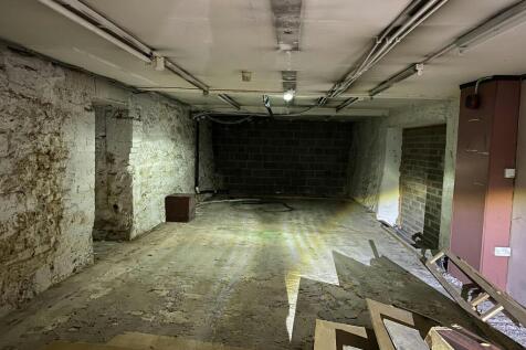 194 High Steet  Basement 1.JPEG