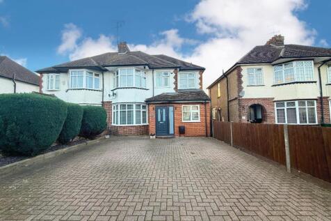 4 Bedroom Semi-Detached in LU3 2BN