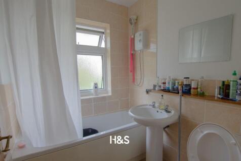 57 Selby - Bathroom.jpg