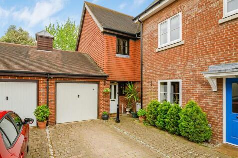4 Barbican Mews, Portchester-Small-PorticoMarketin