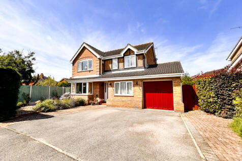 Charming Four-Bedroom Detached Family Home in Ash