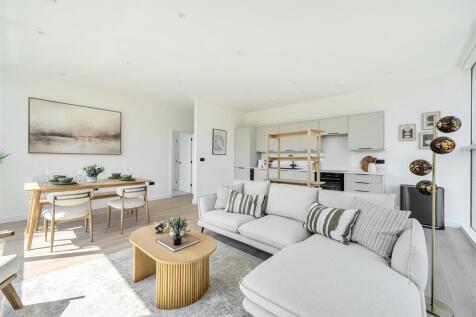 Living/dining area