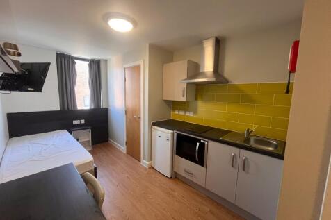 Flat in CH1 2AB
