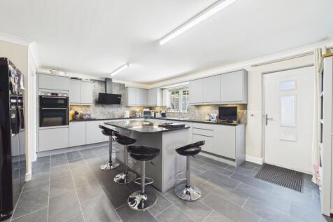 Kitchen / Breakfast Room