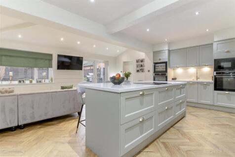 Living Dining Kitchen - F.jpg