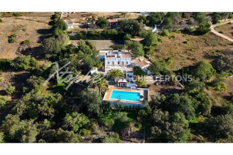 Almancil Fully Renovated 5 Bed Villa For Sale (9)
