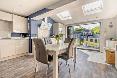 Kitchen/Diner/Snug