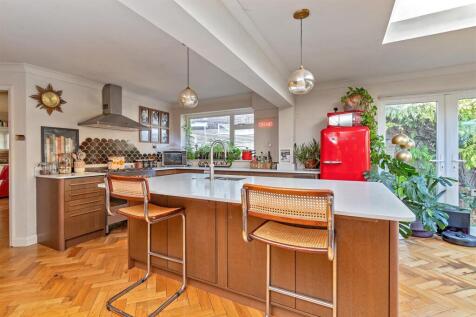 37ColneyHeathLane-29.jpg