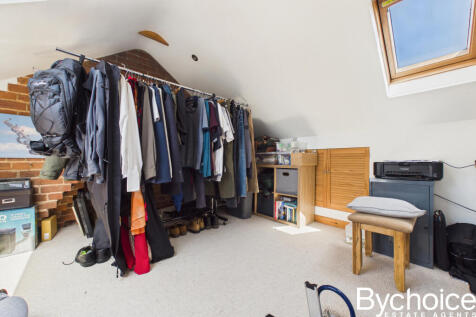 CAM05454G0-PR0193-STILL015