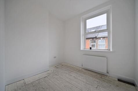 1355643-3-6901f13267770-ARW-1