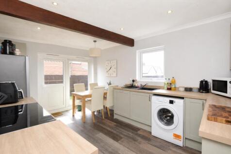 Kitchen1.jpg