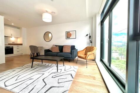 Stunning 1-Bedroom Apartment to Let – Salford Quays Welcome to Furness Quay, Grapnell, this beautifully presented 1-bedroom apartment located on the 7th floor in the heart of Salford Quays. Boasting a