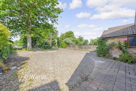 Driveway/Parking