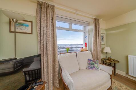 The Blue House Cowdrait-04.jpg