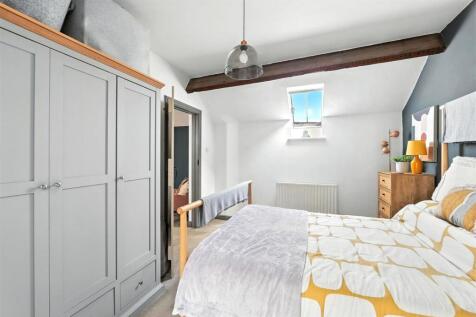 Bedroom 2 - 03.JPG